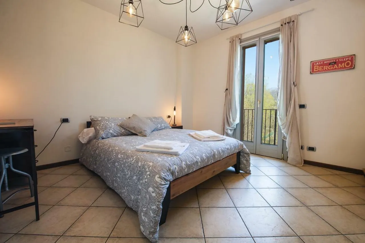 Villa dei Venti - Comfort Holiday Bergamo 0*,  Italia