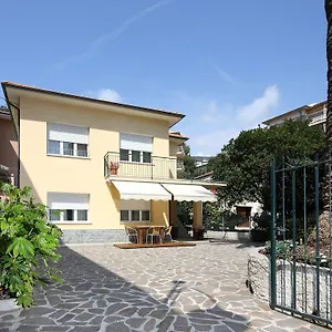 Delle Ciliegie , Deiva Marina Italien